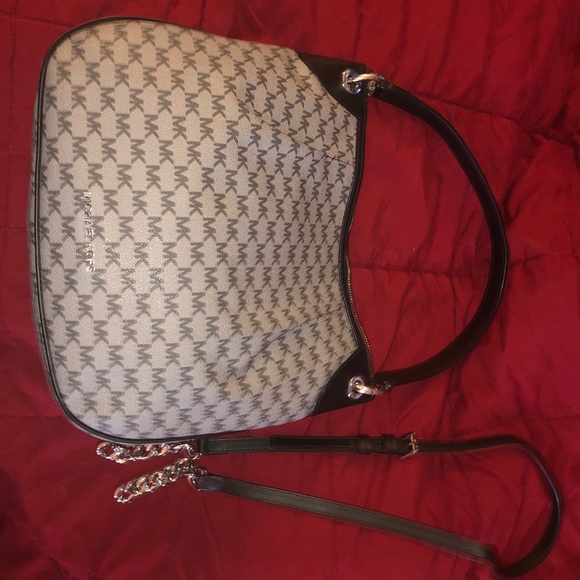 Authentic Michael Kors grey leather purse - Picture 4 of 8